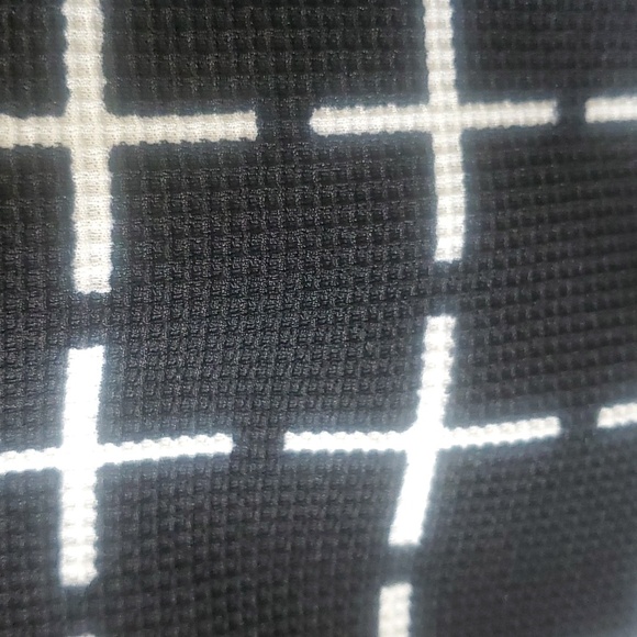 Romeo and Juliet Black and White Cross Cross mini dress. Short Sleeve. Size XS - Picture 4 of 4